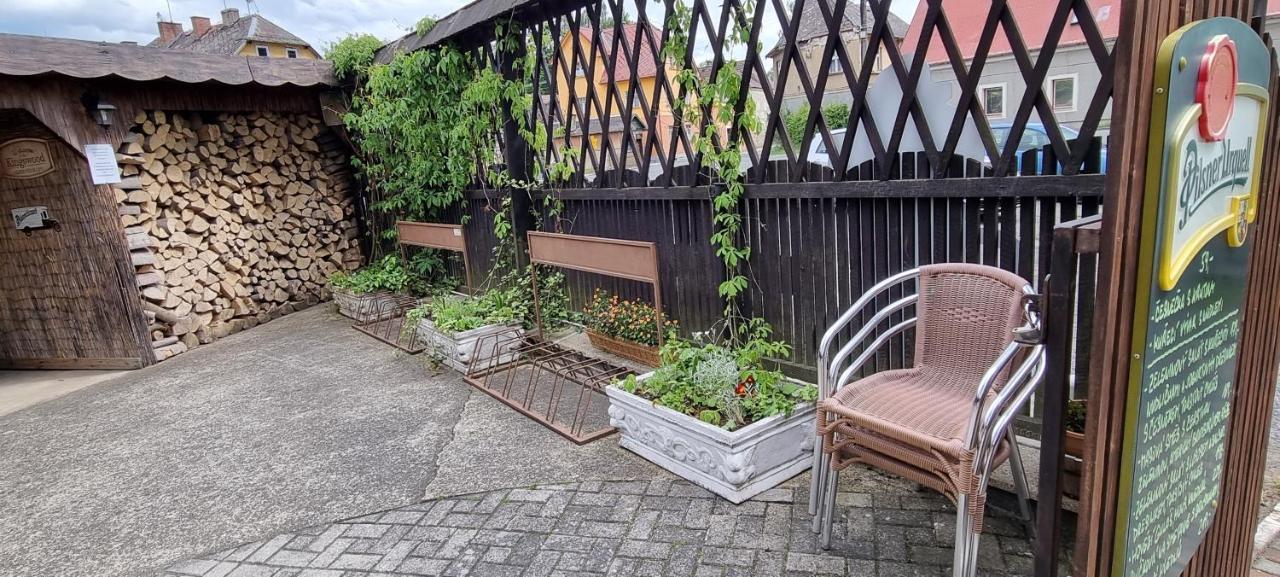 Restaurant & Pension Liebenstein Libá Buitenkant foto